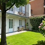 Garden Apartment *